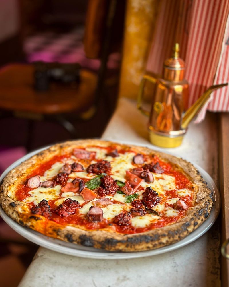 Kaja Pizza pitsa ja jook