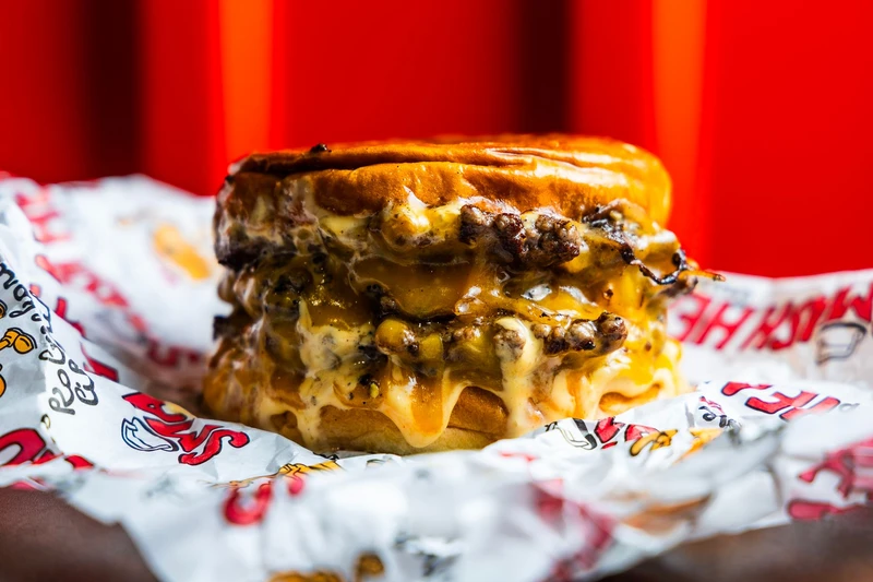 Smash Head Burgersi topeltburger juustuga